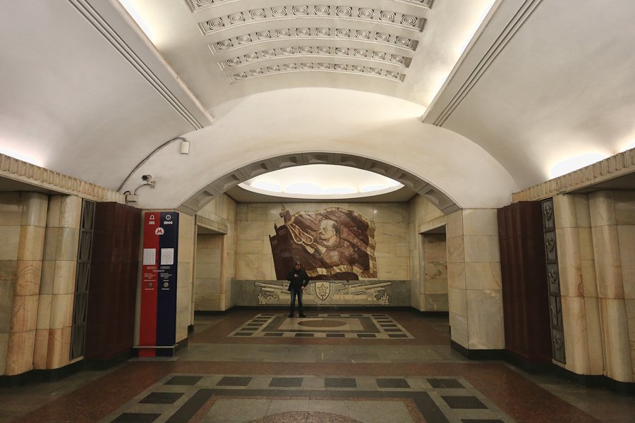 Станция метро «Бауманская»